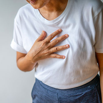 Doctor speaks with female patient