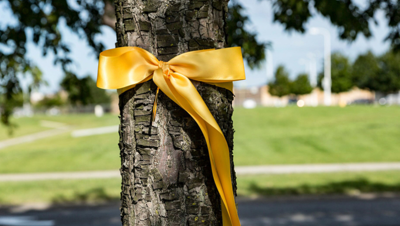 Gold tree ribbon
