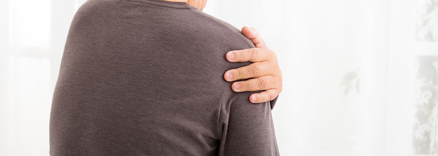 Joint_Pain_Shoulder_Man_Senior_Diversity_Hold_GettyImages-500210912